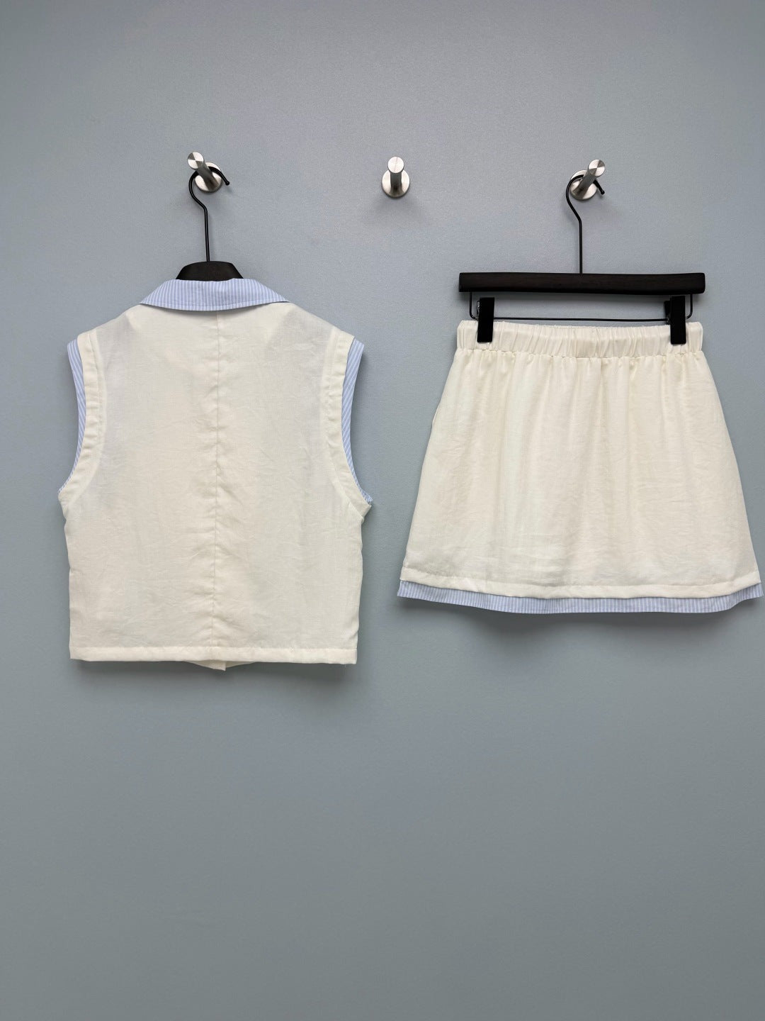 Miu Miu 26s Top And Skirt Set Style 1083