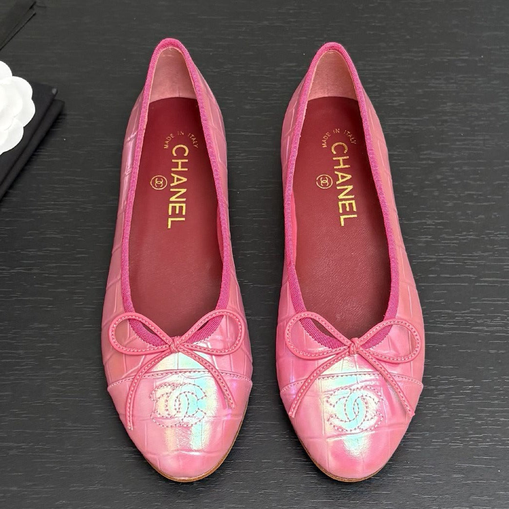 Chanel 2026 Two-Tone Ballet Flat Cowhide 168113