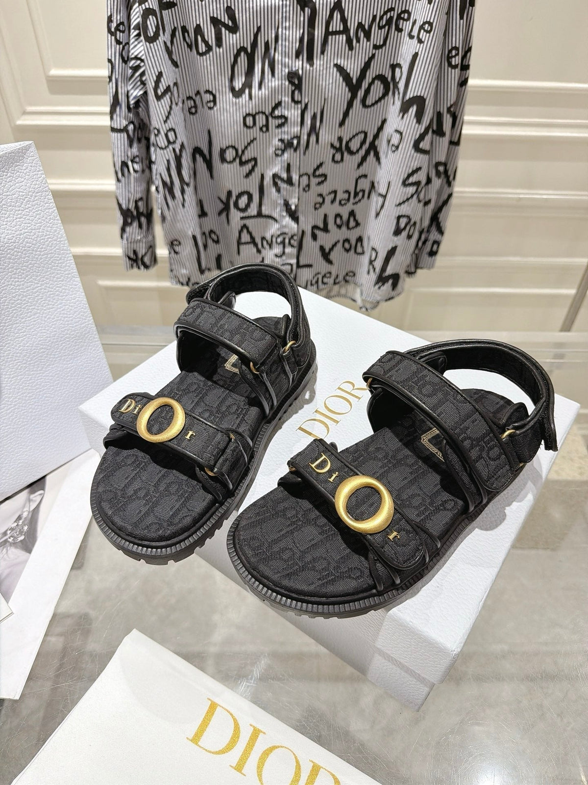 CD 26s Velcro Sandals Black Oblique Canvas 825419