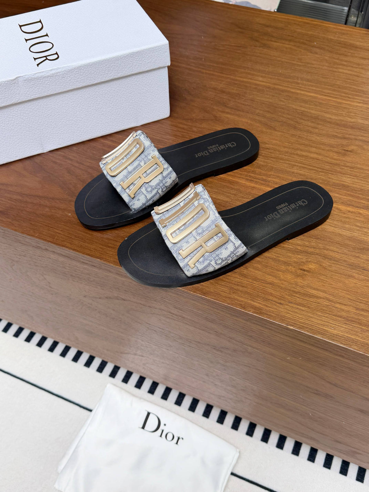 CD 26s D Way Slide Light Grey Dior Oblique Embroidered Cotton With Gold Hardware 624195