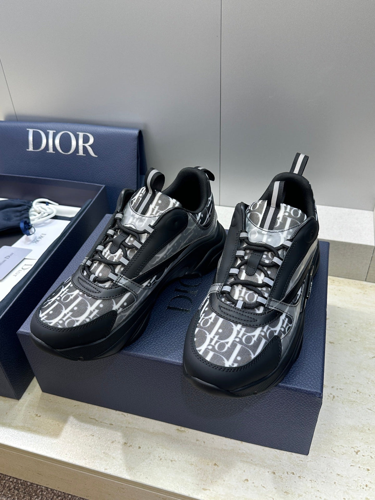 CD 26s Men B22 Sneakers Black Oblique Jacquard Canvas 185492