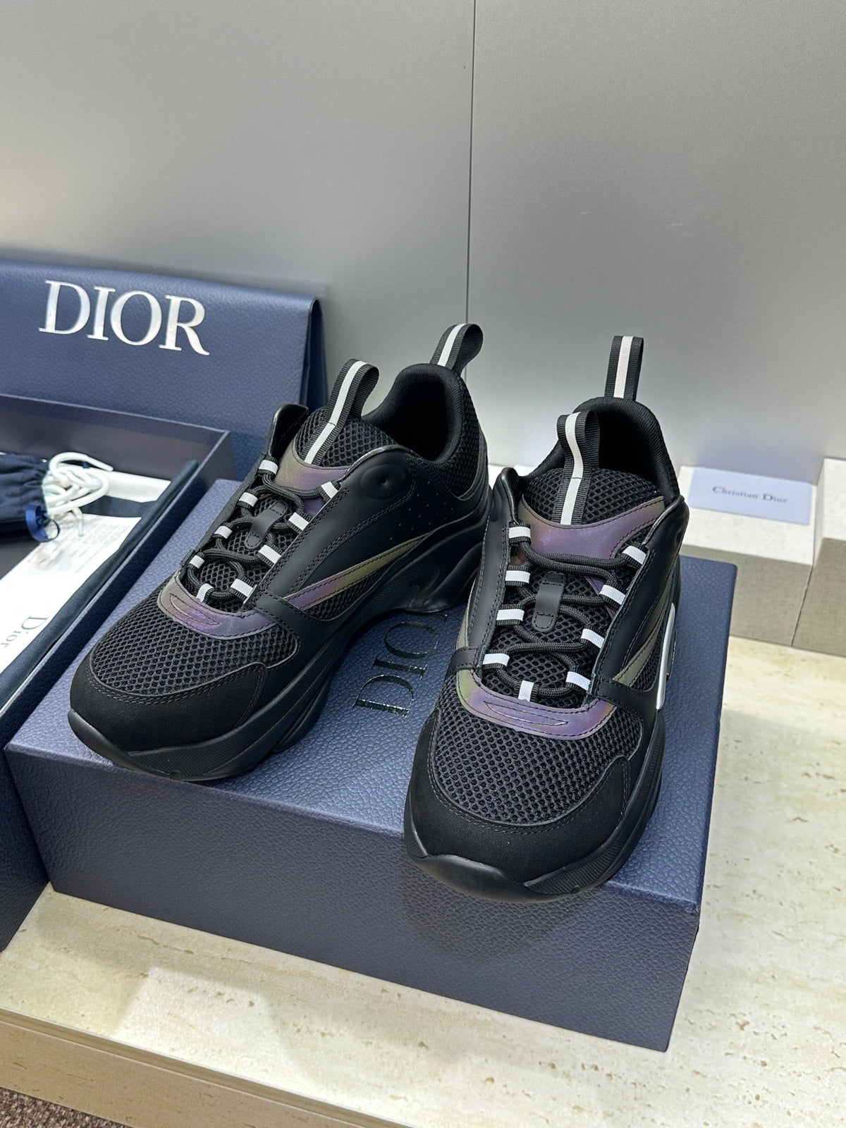 CD 26s Men B22 Sneakers Black Mesh 731952