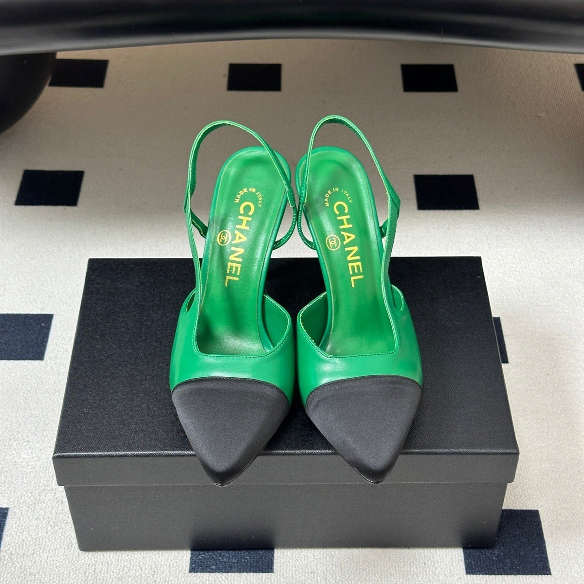 Chanel 26s Pointed Toe High Heel Slingbacks 8.5 Cm Green Lambskin Black Fabric