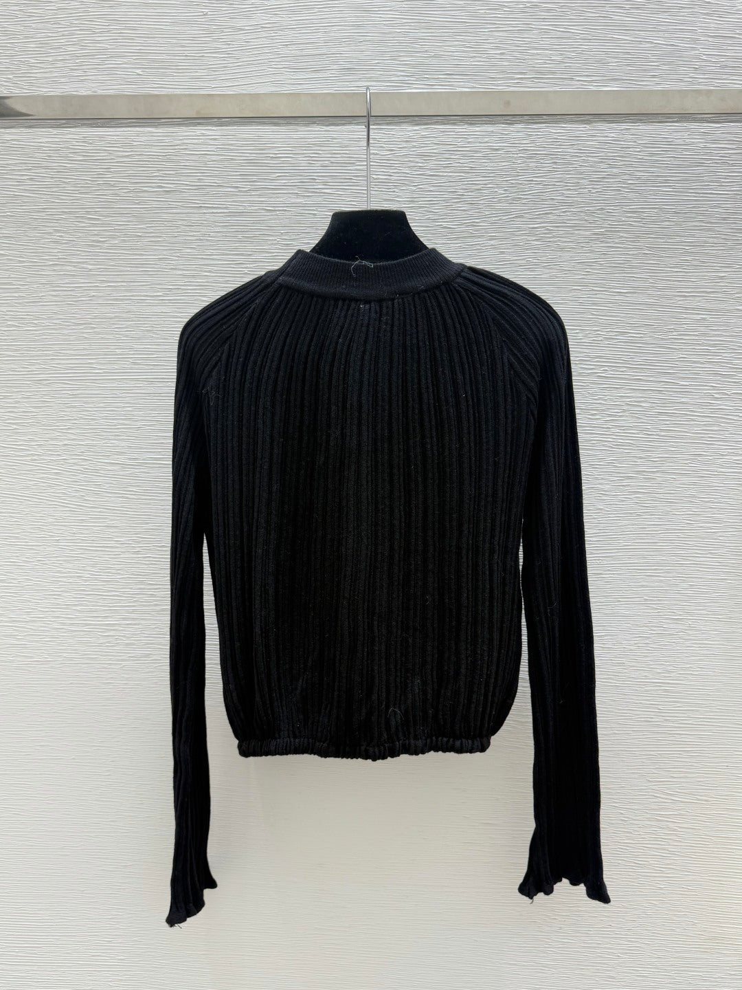 CC 26FW CC Logo Ribbed Knit Mock-Neck Sweater Fluted Sleeves Viscose 313535