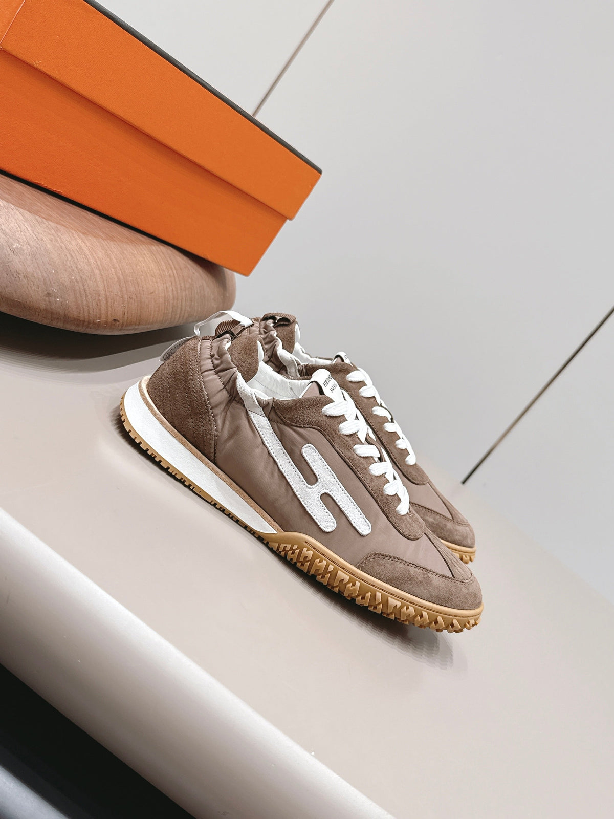 HM 26S Bouncing Sneakers Brown Nylon Suede