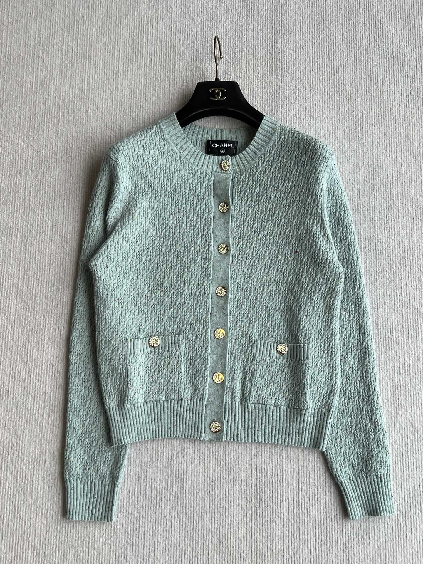 CC 25A Classic Round Neck Floral Wool Cardigan In Turquoise 275514