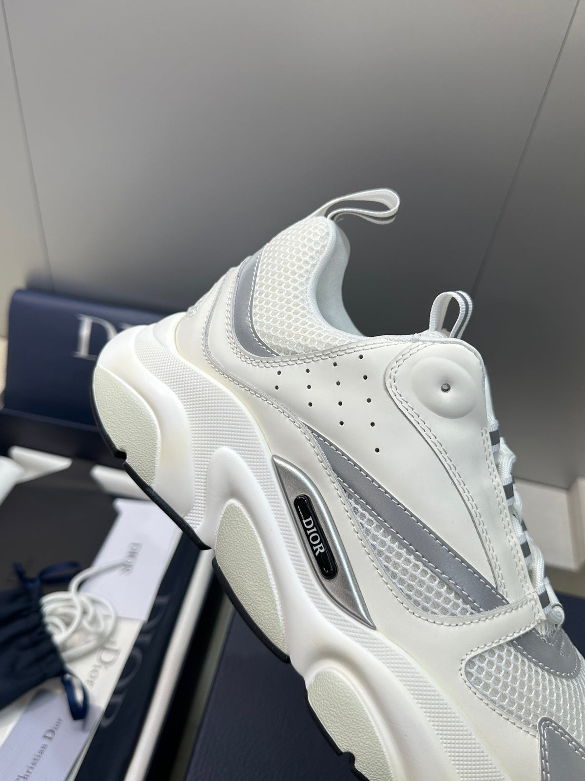 CD 26s Men B22 Sneakers White Grey Mesh 719284
