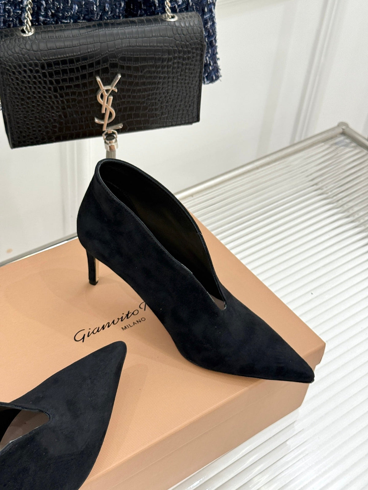 GR 26s Vania Pumps 9cm Black Suede 175091