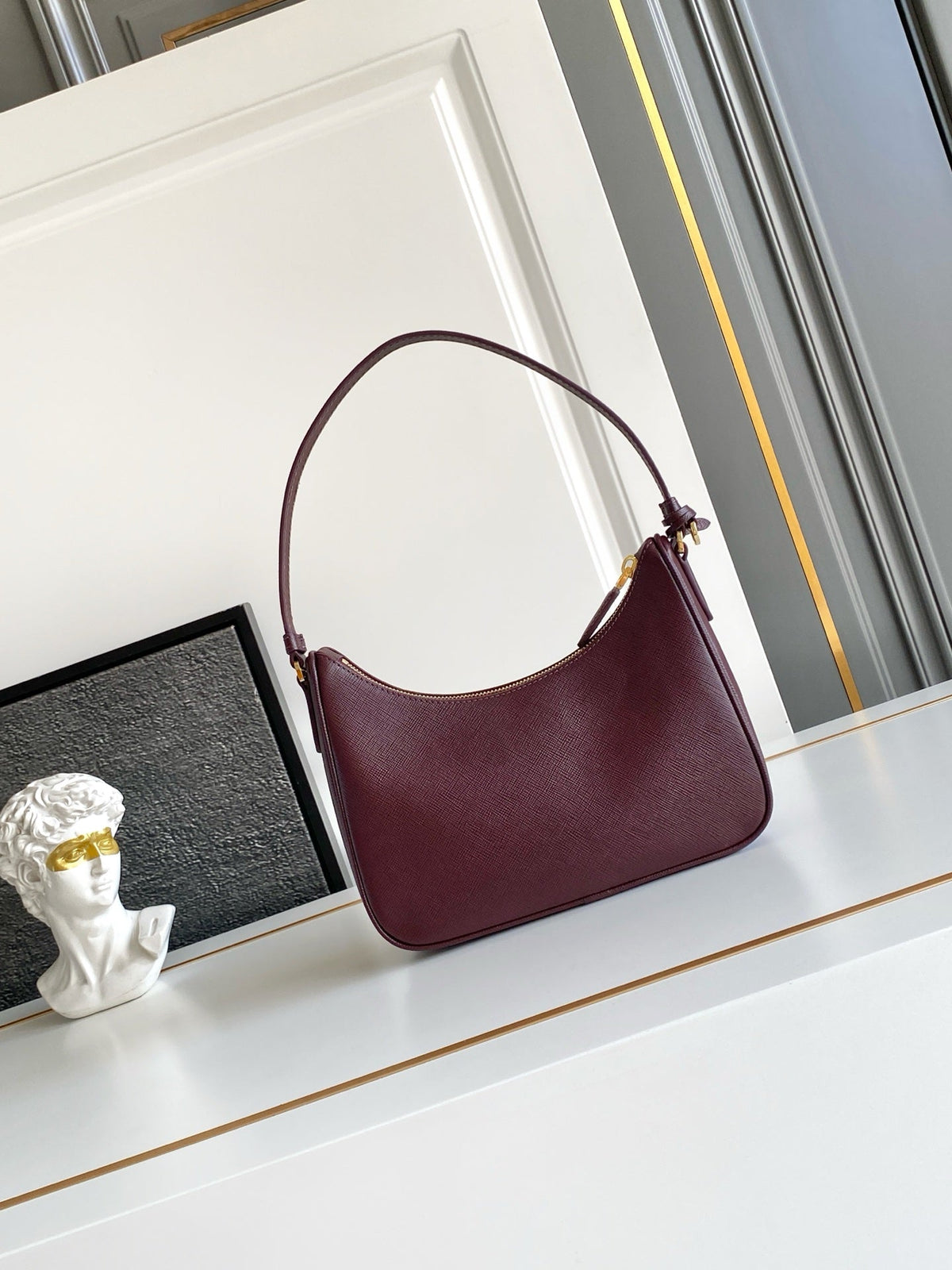 Prada 2026 Re-Edition Saffiano Shoulder Bag 22cm Leather
