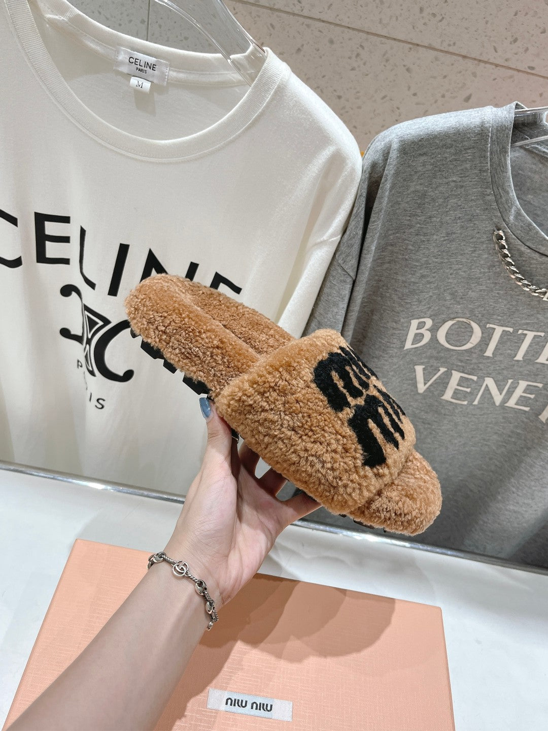 Miumiu 26s Sandals Light Brown Shearling With Logo Lettering