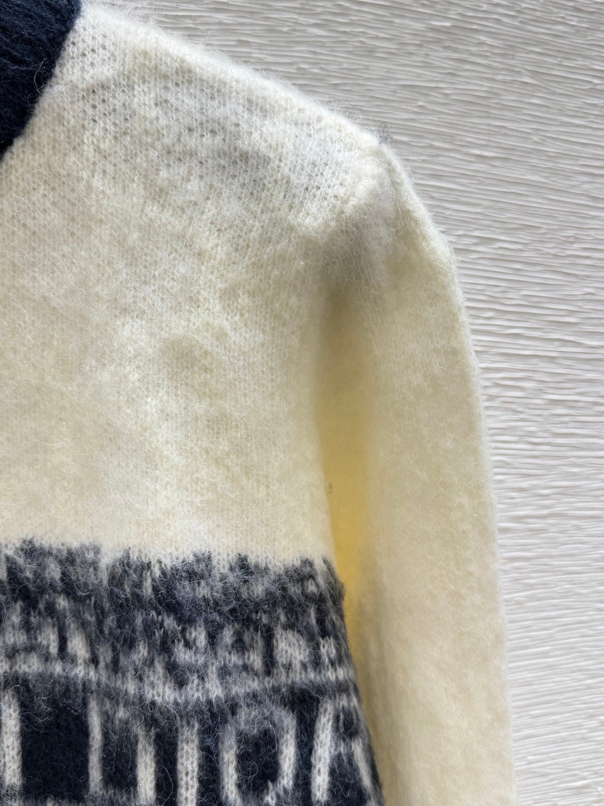 CD 26FW Signature Stripe Knit Sweater Wool 313310
