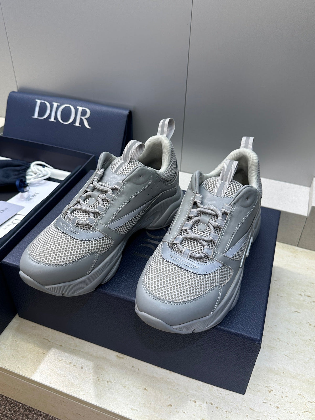 CD 26s Men B22 Sneakers Grey Mesh 618492