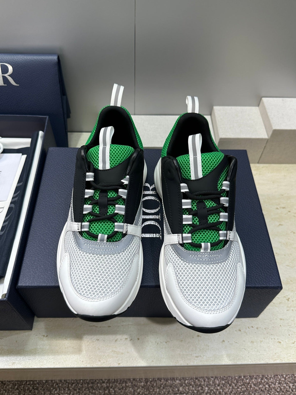 CD 26s Men B22 Sneakers White Black Green Mesh 391852