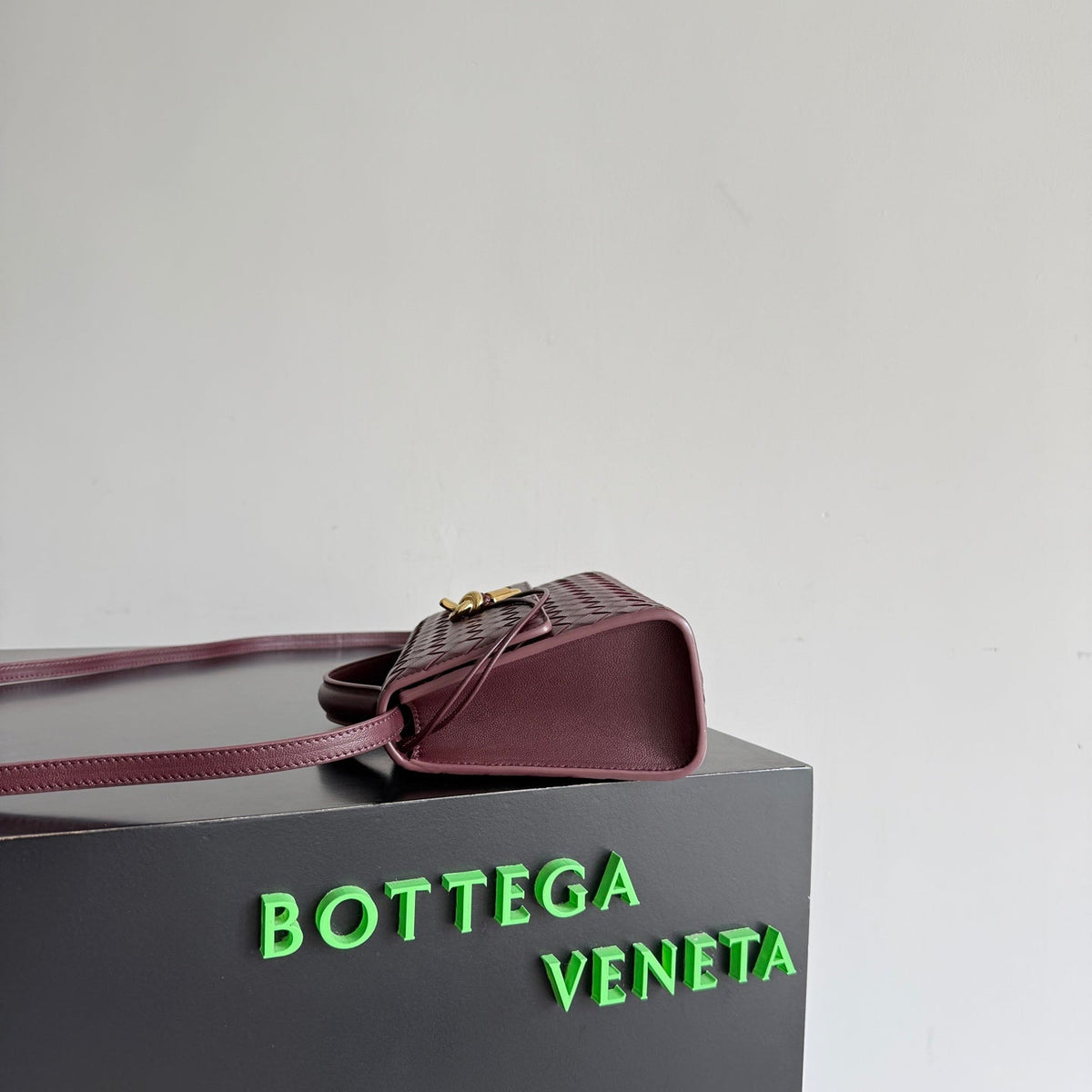 Bottega Veneta 2026 Andiamo Clutch With Handle 24cm Lambskin