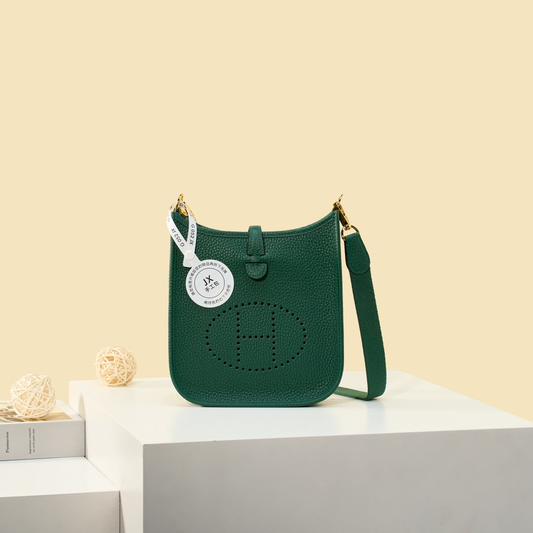 High-end Hermes 2026 Evelyne Bag 17cm Taurillon Clemence Leather 3