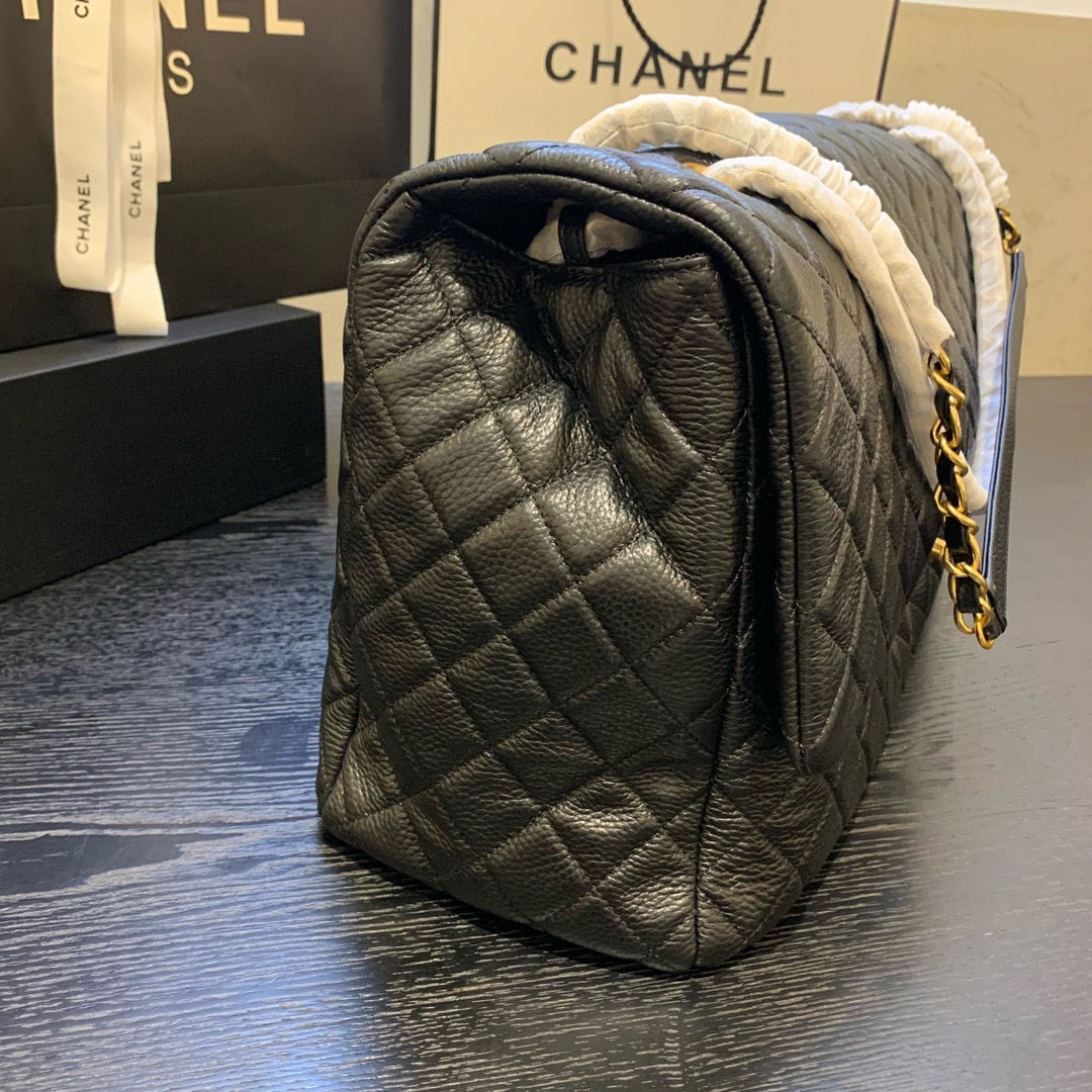 Classic Bag 91169 46cm black calfskin gold hardware