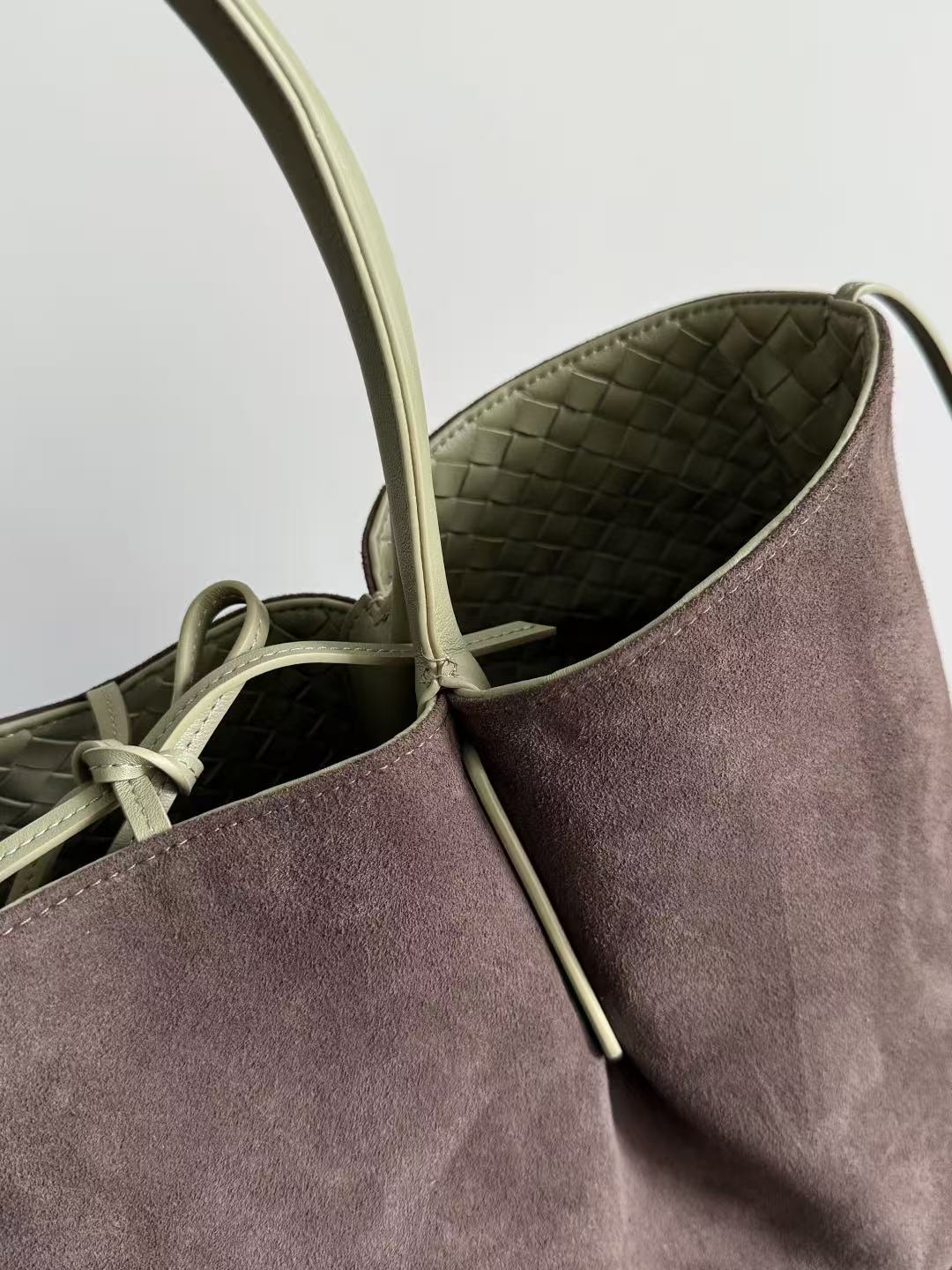 BV Reversible Tote Bag 43cm Intreccio Pistachio Green Chocolate Calfskin Suede
