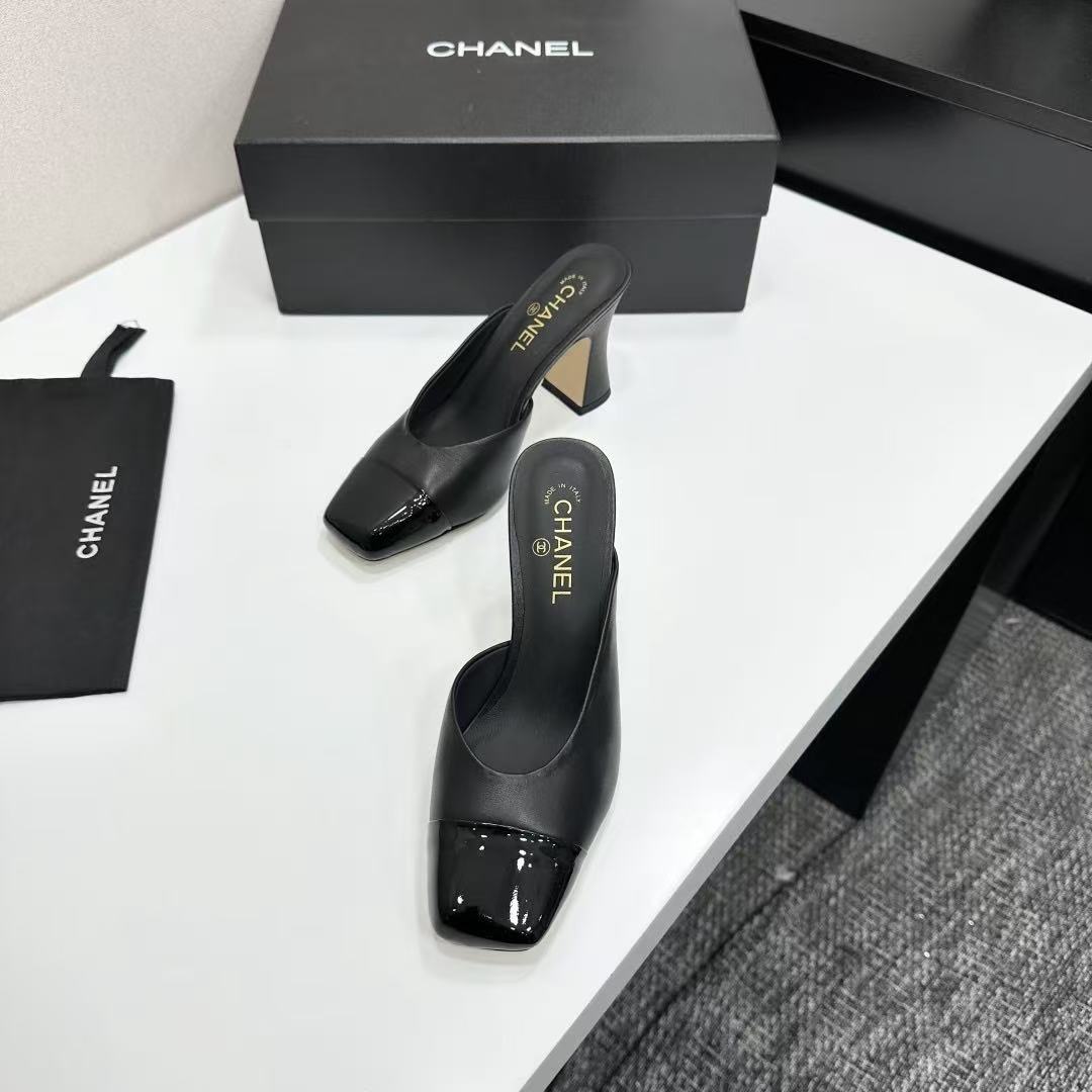 CC 26s Mule 9.5cm Black Sheepskin Patent Calfskin