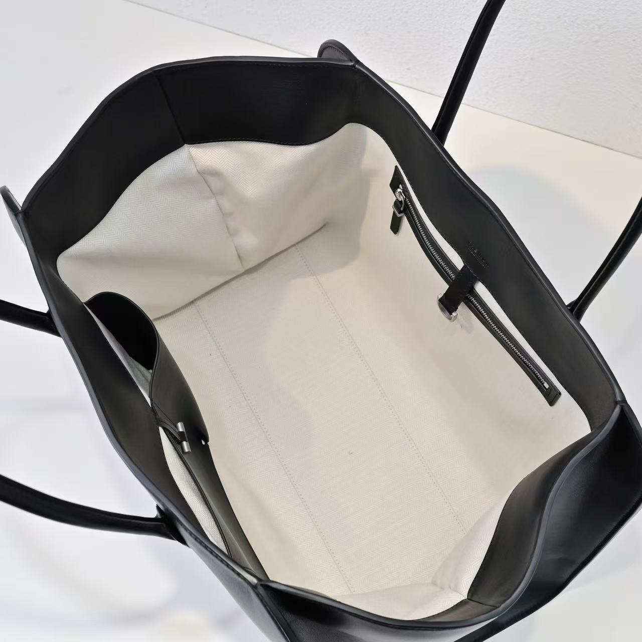 The Row 2025 Marlo 17 Bag 43cm Black Leather