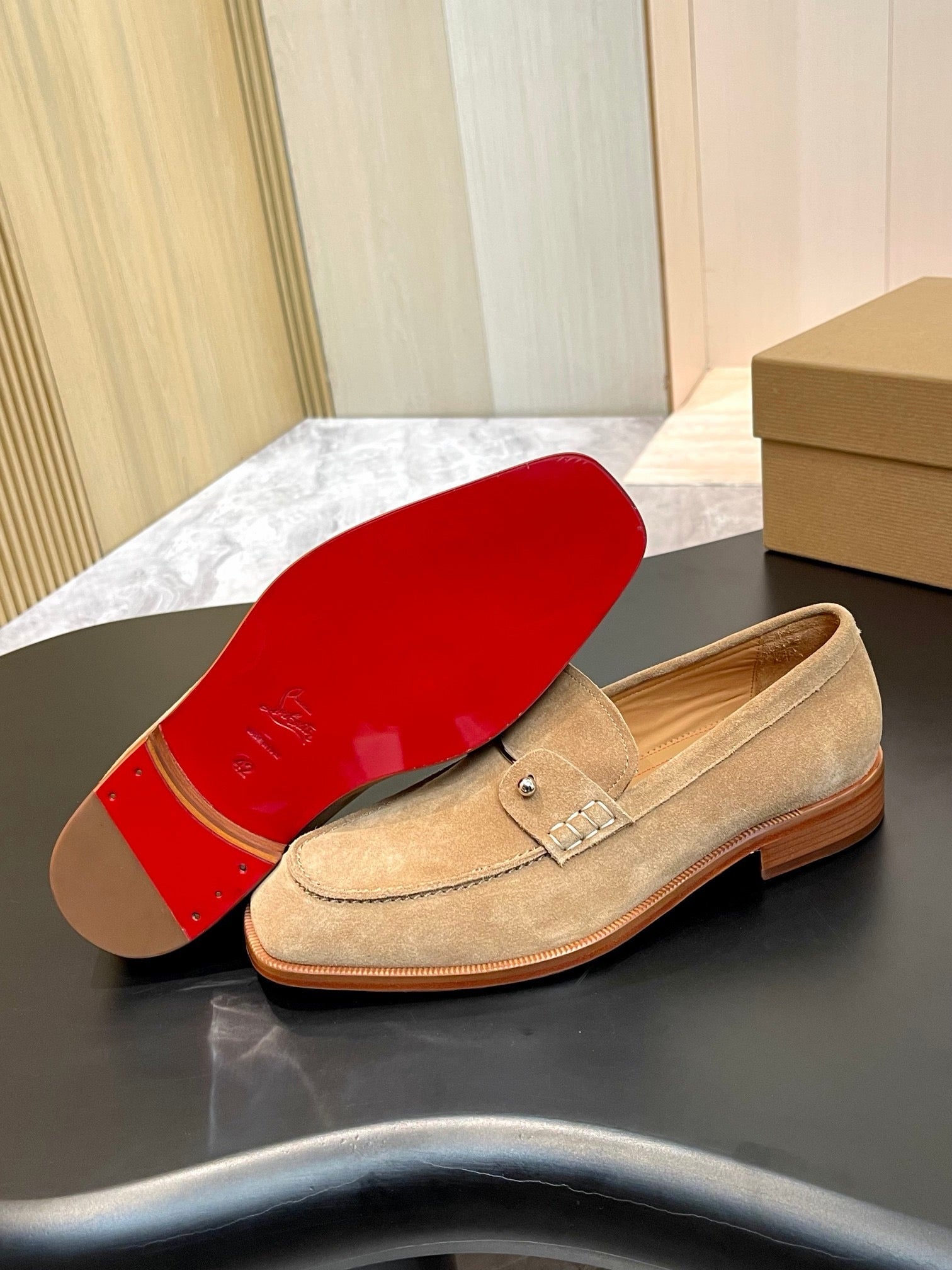 CL Men's Loafer Beige Suede SHW