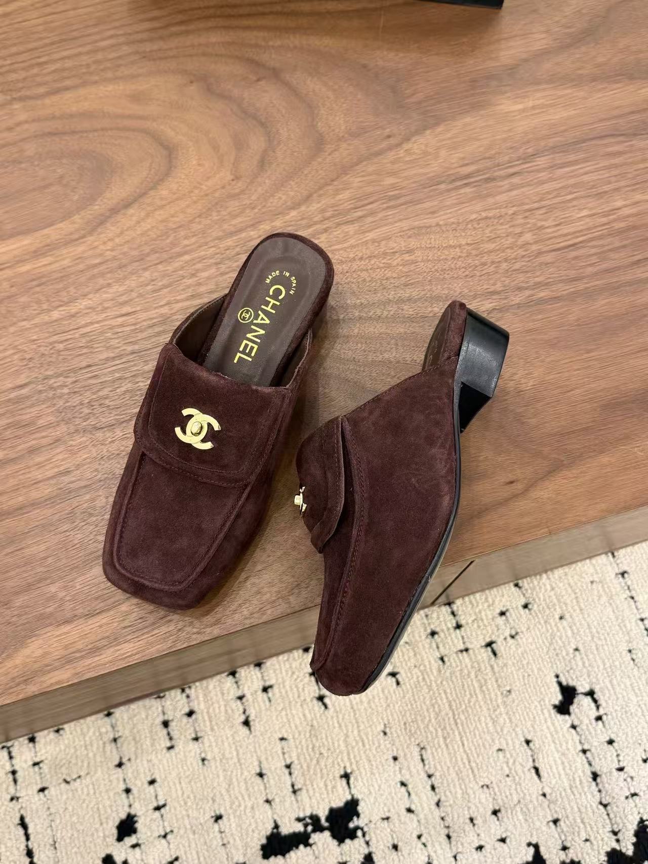 CC Loafer Mules Coffee Suede