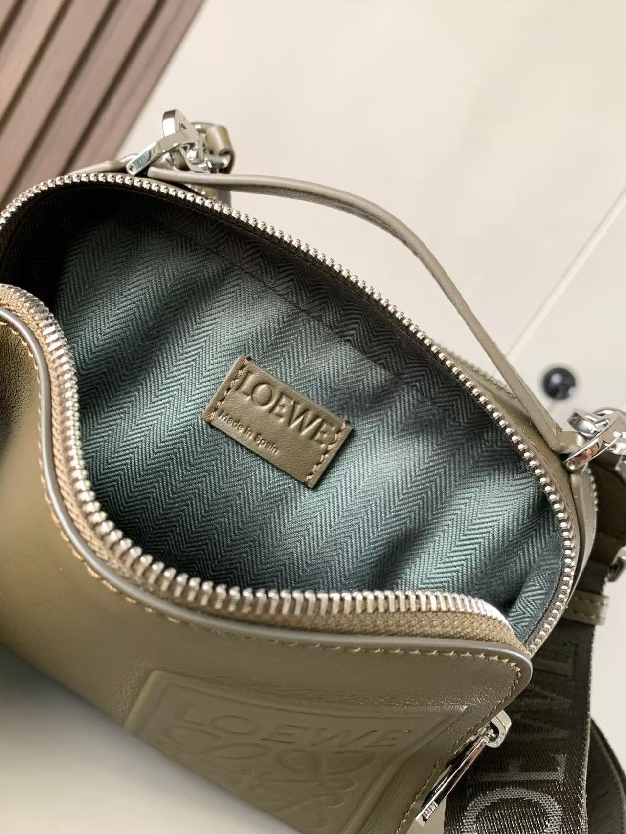 Loewe Camera 18 MiniBag Olive Green Leather