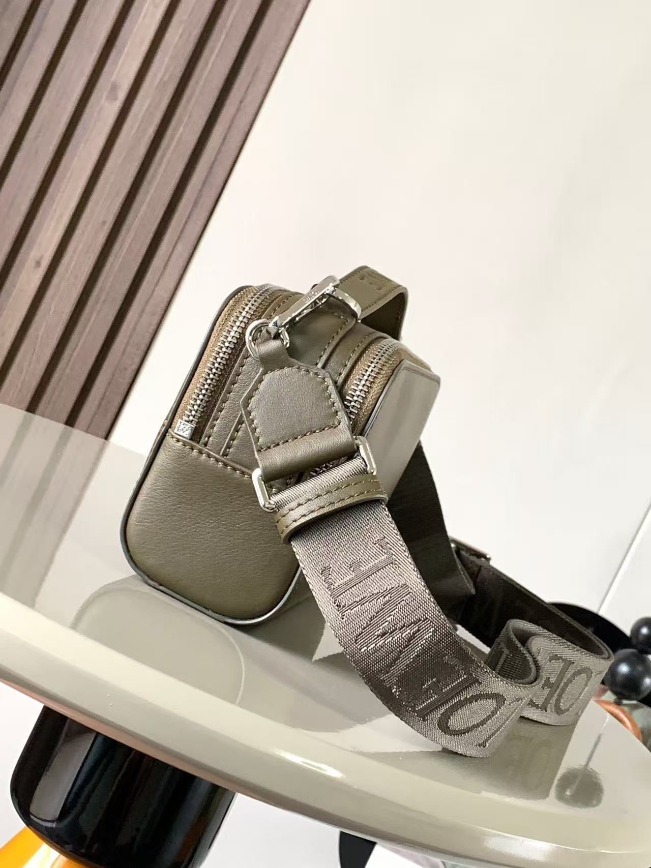 Loewe Camera 18 MiniBag Olive Green Leather