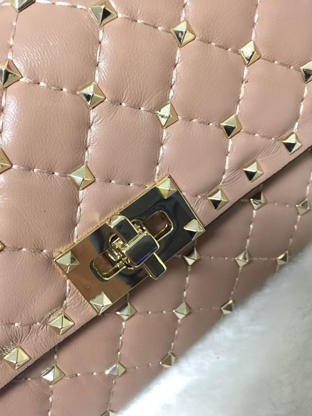 VLTN Rockstud Spike Chain Bag 23.5cm Powder Pink Cowhide