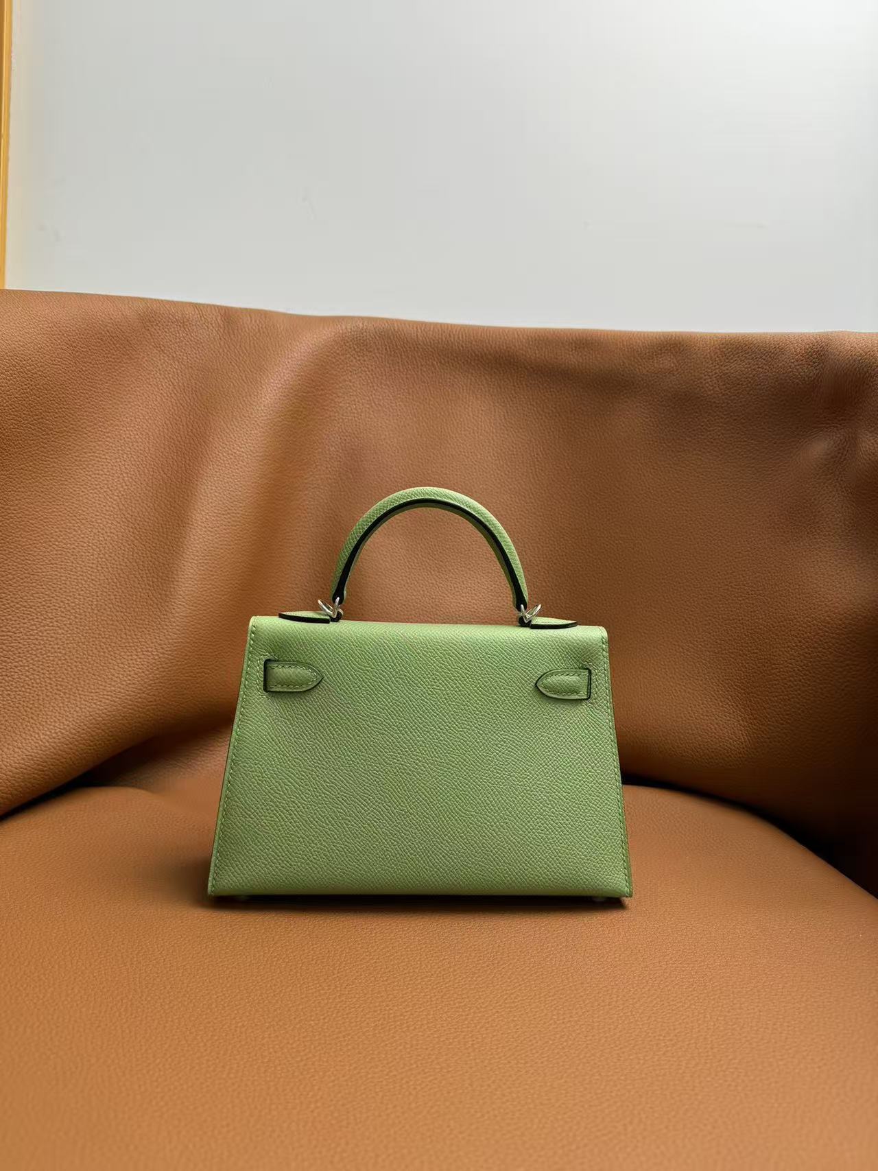 HM Kelly Green Pastel Epsom Leather SHW (19 x 12 x 6cm)