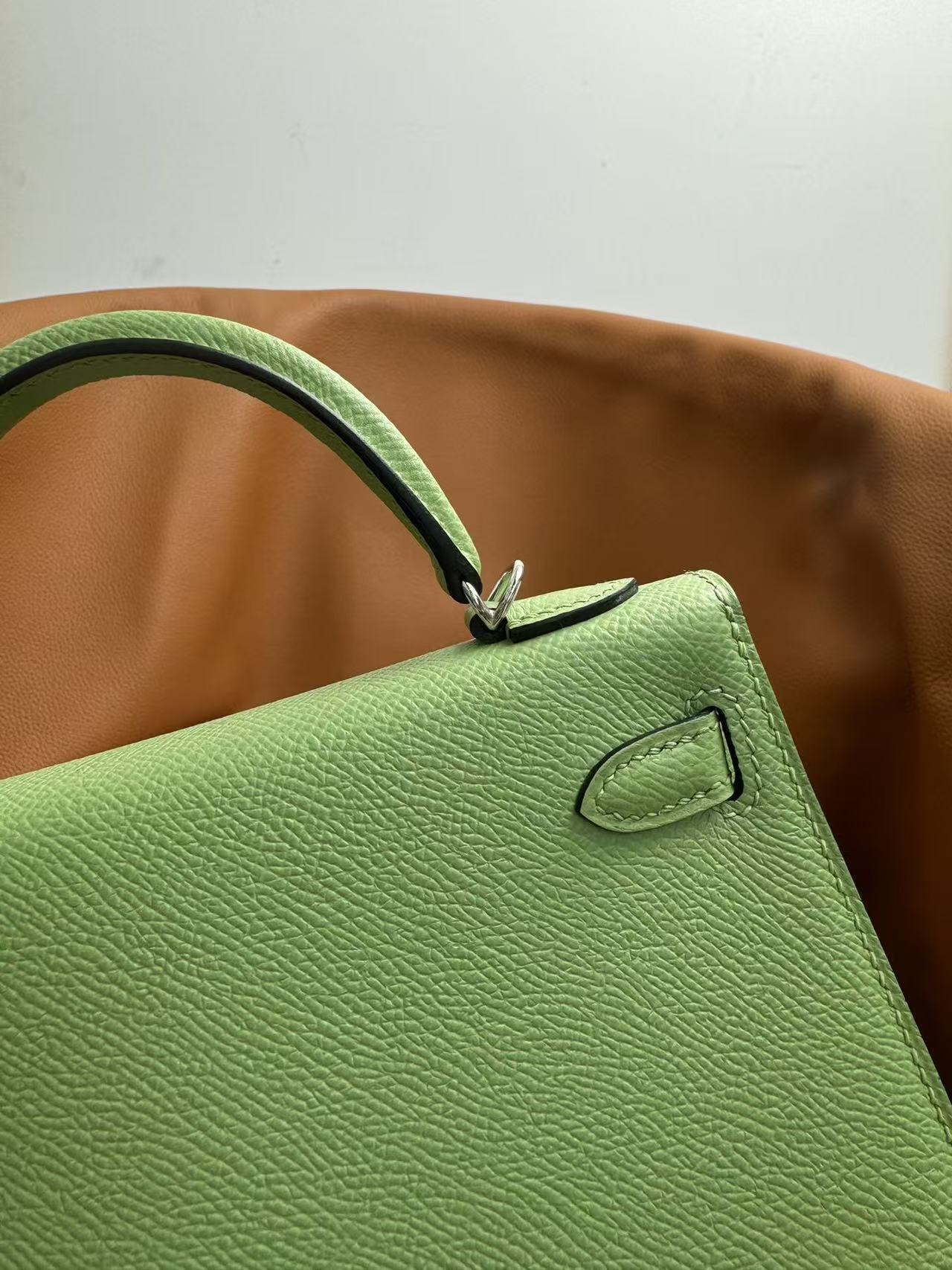 HM Kelly Green Pastel Epsom Leather SHW (19 x 12 x 6cm)