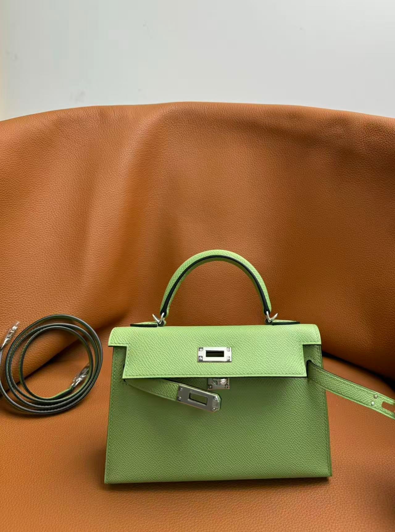 HM Kelly Green Pastel Epsom Leather SHW (19 x 12 x 6cm)