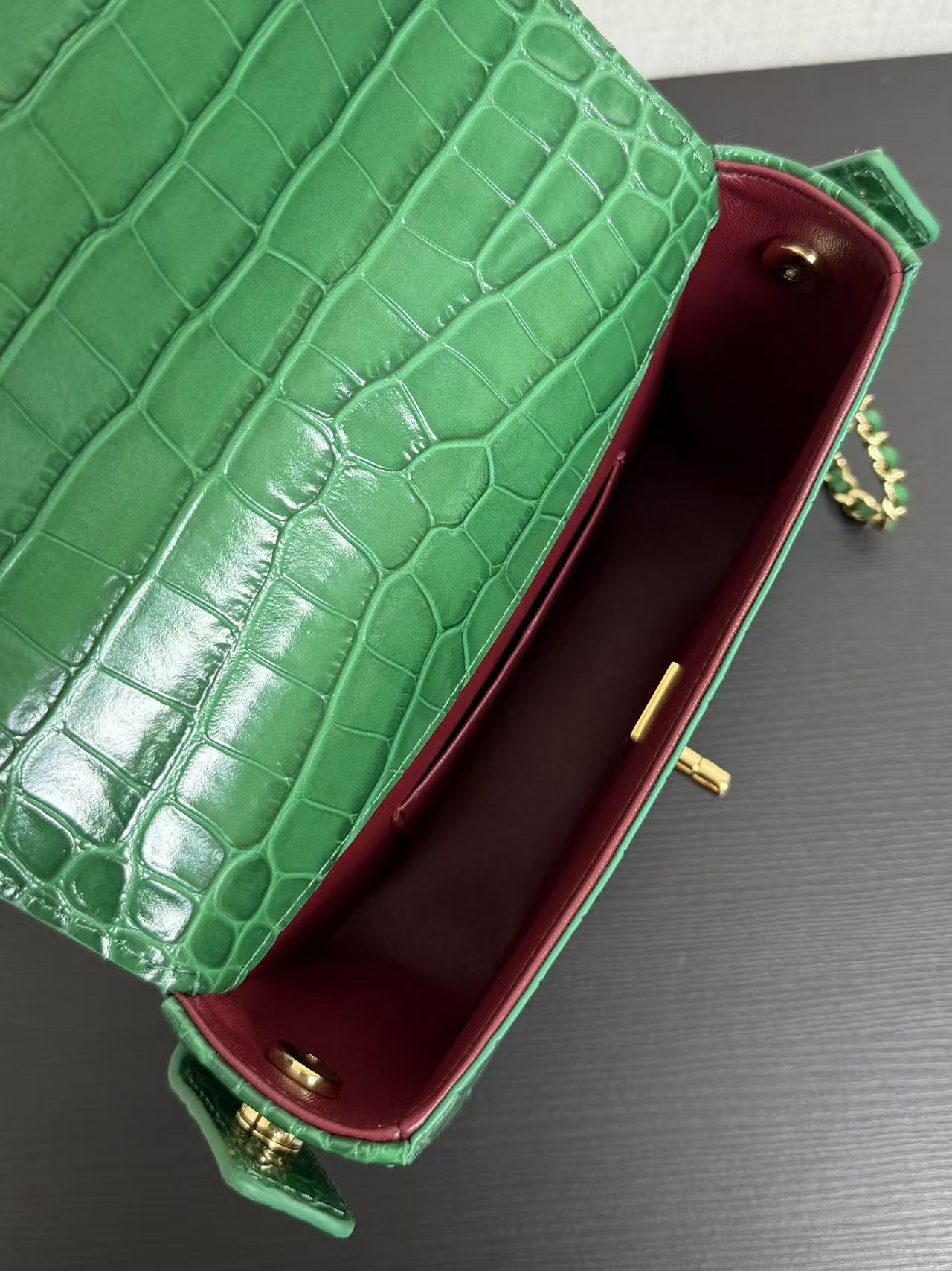 CC 26s Top Handle Flap Bag Green Crocodile-Embossed Leather