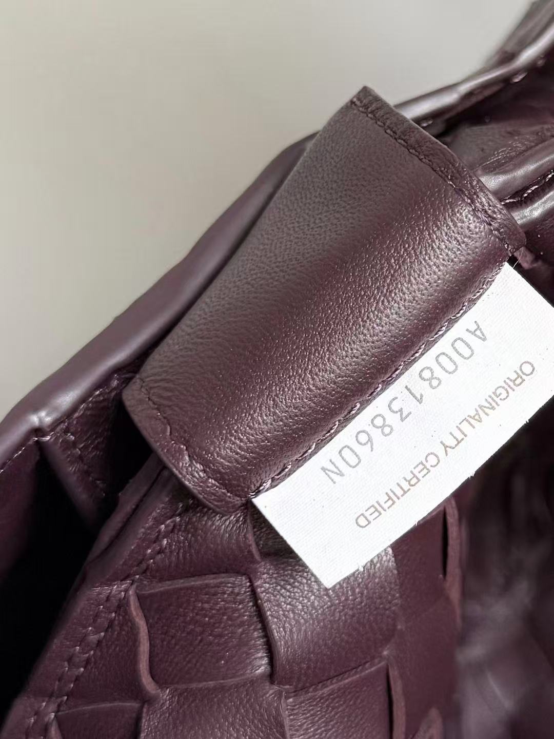 BV 26s Campana Medium Shoulder Bag Burgundy Intrecciato Leather