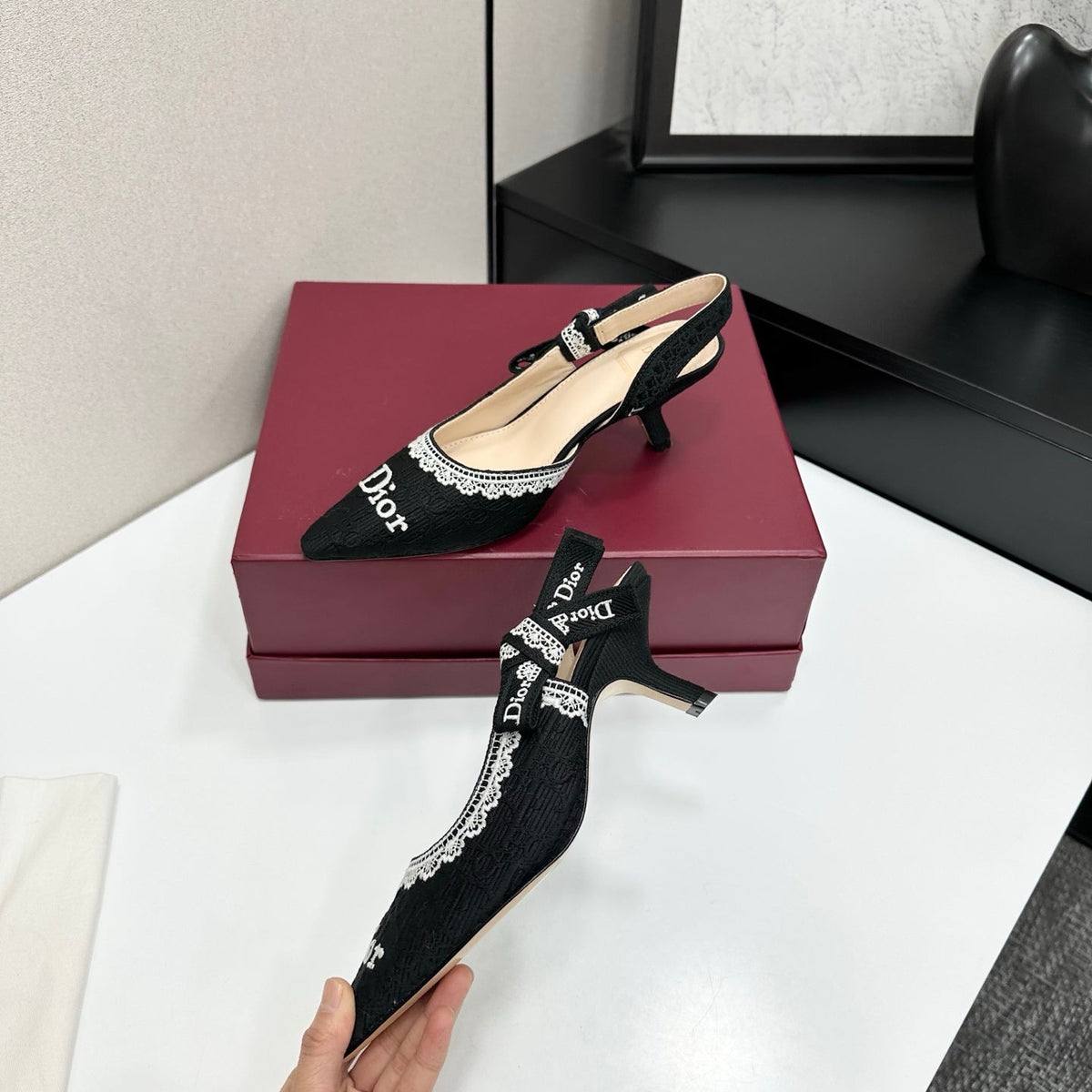 CD 26s J'Adior Pumps Black Dior Oblique Embroidered Cotton & Beige Lace