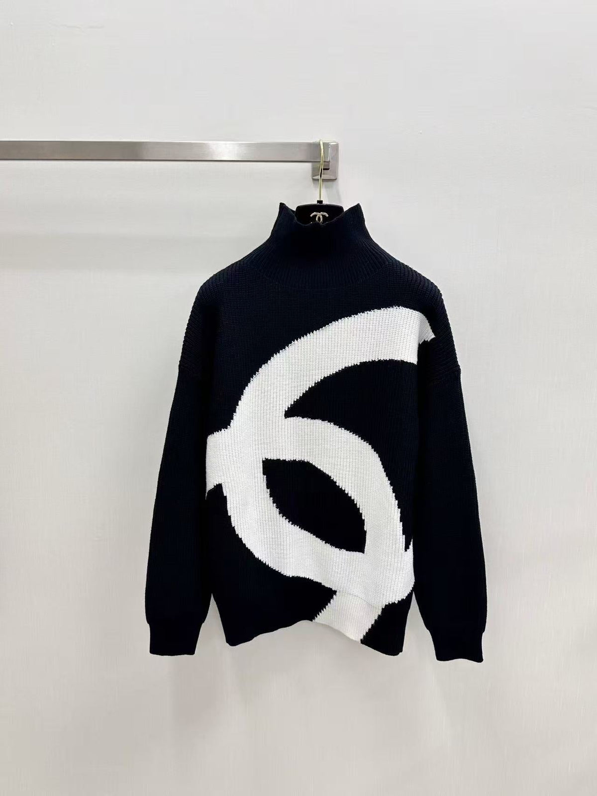 CC 26s Coco Neige Pullover Wool Cashmere Black Ecru 841935
