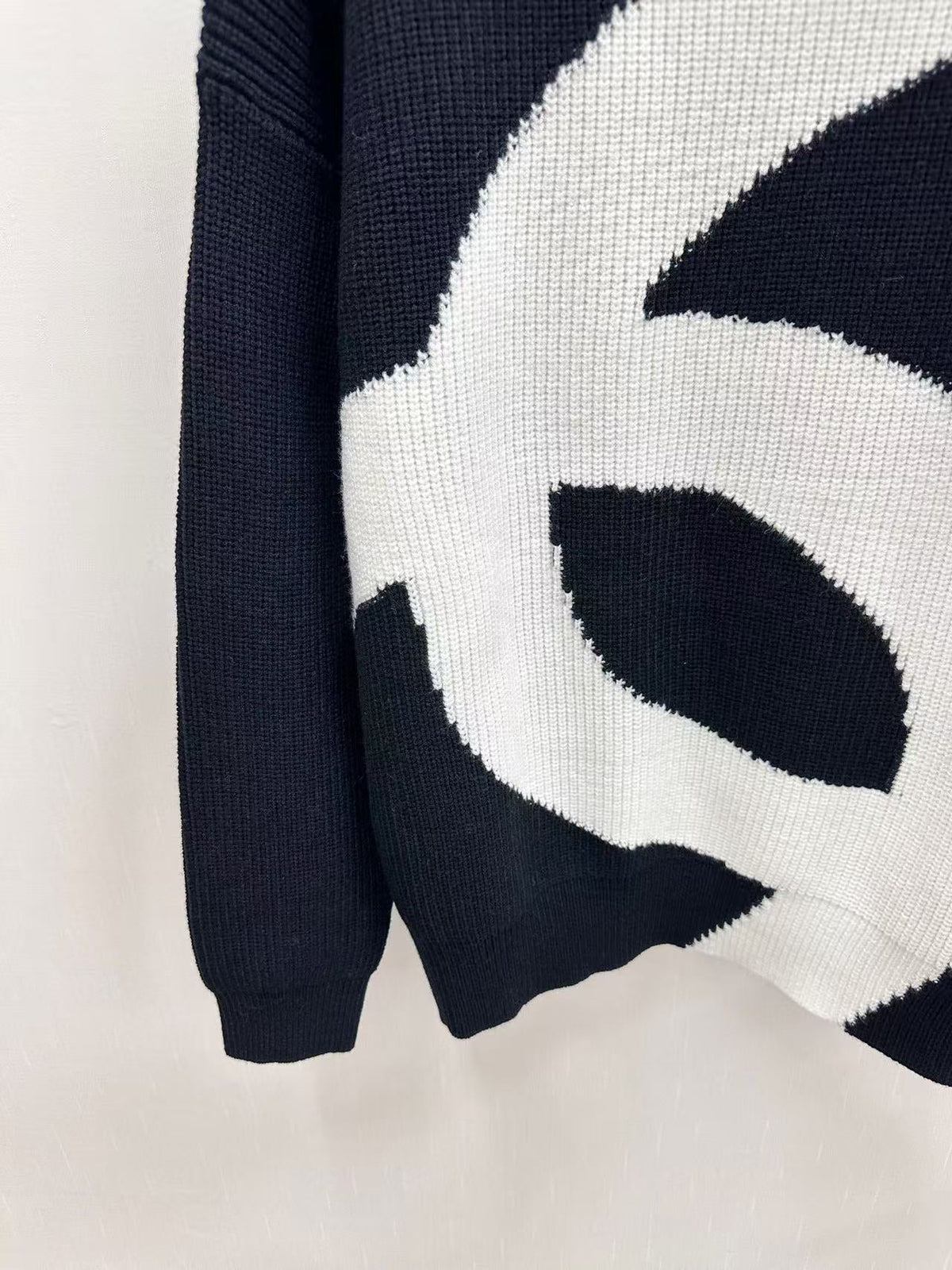CC 26s Coco Neige Pullover Wool Cashmere Black Ecru 841935