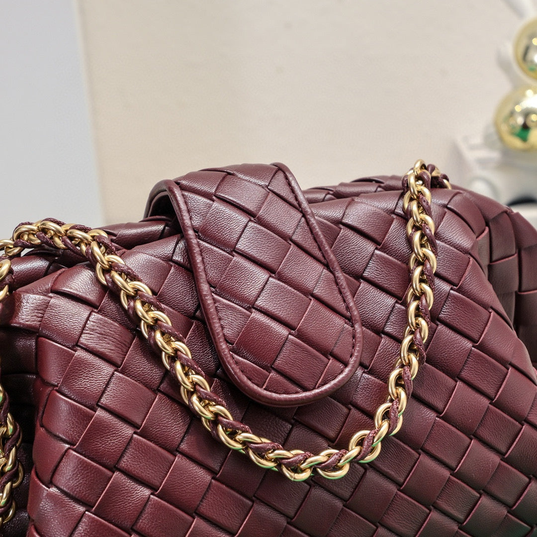 BV Small Intrecciato Clutch Barolo Leather