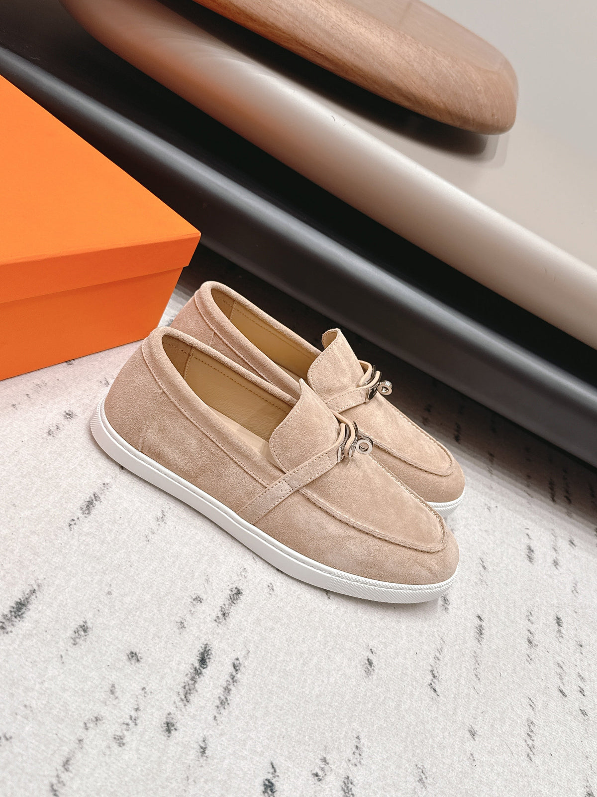 HM 26S Kelly Paris Loafers Sand Brown Suede Silver Hardware
