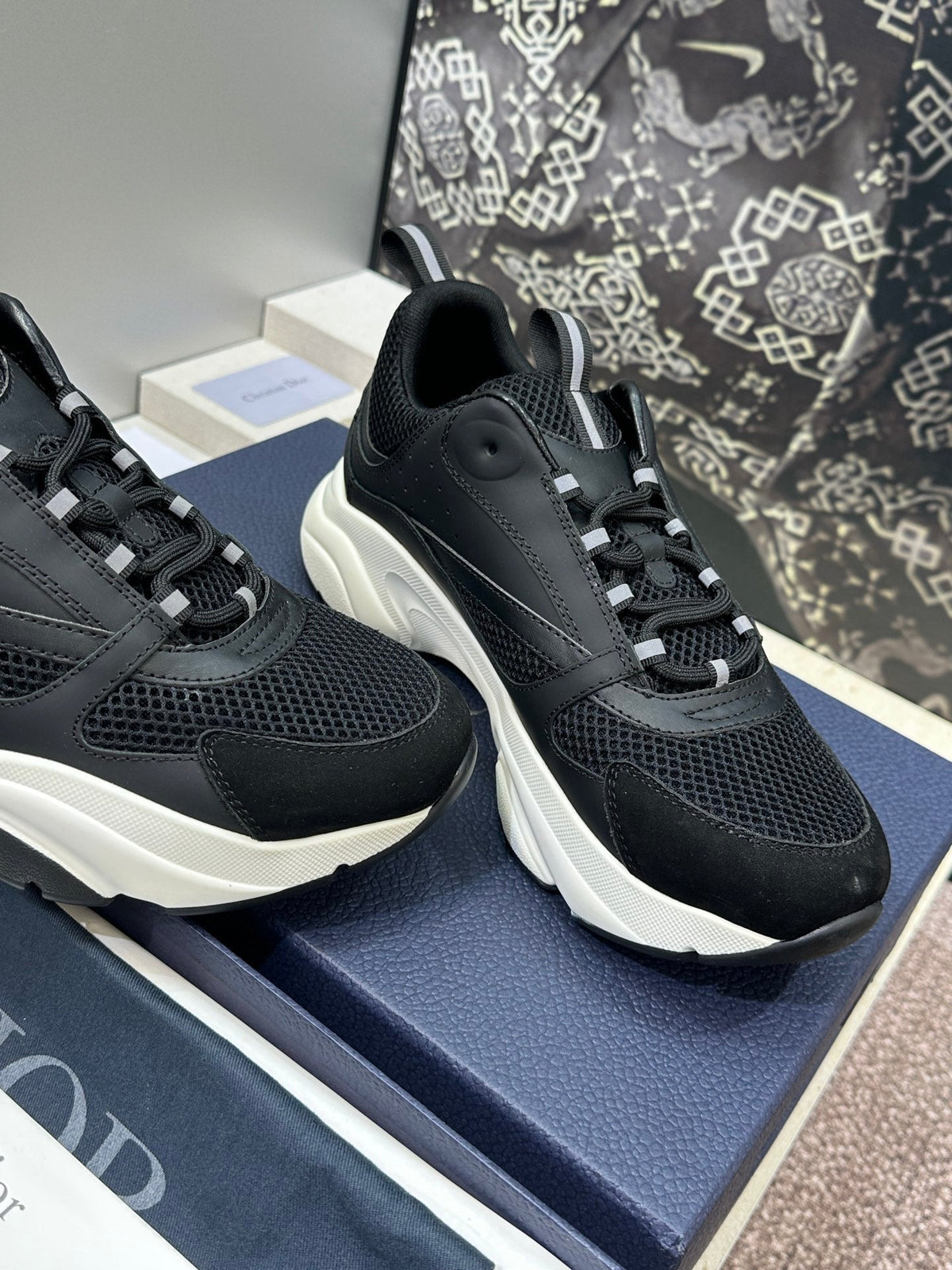 CD 26s Men B22 Sneakers Black Mesh White Sole 539182