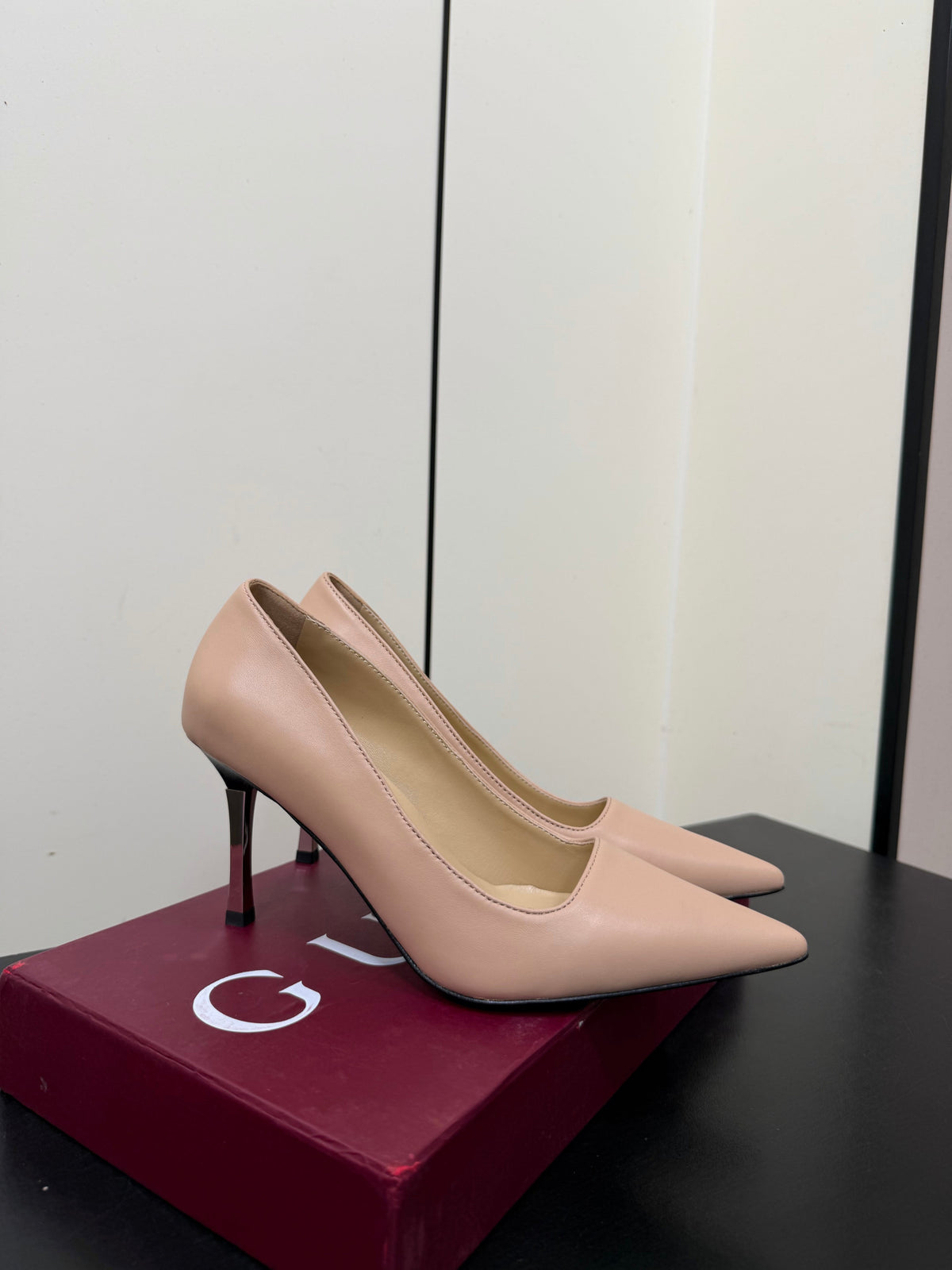 Gucci 26s Pointed Toe Pumps 8.5cm Nude Beige Calfskin