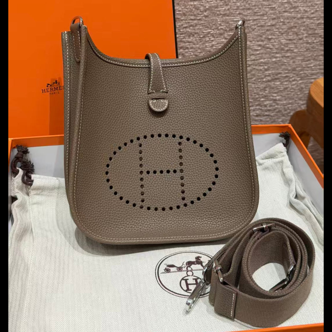 HM Evelyne 23cm Etoupe Togo SHW