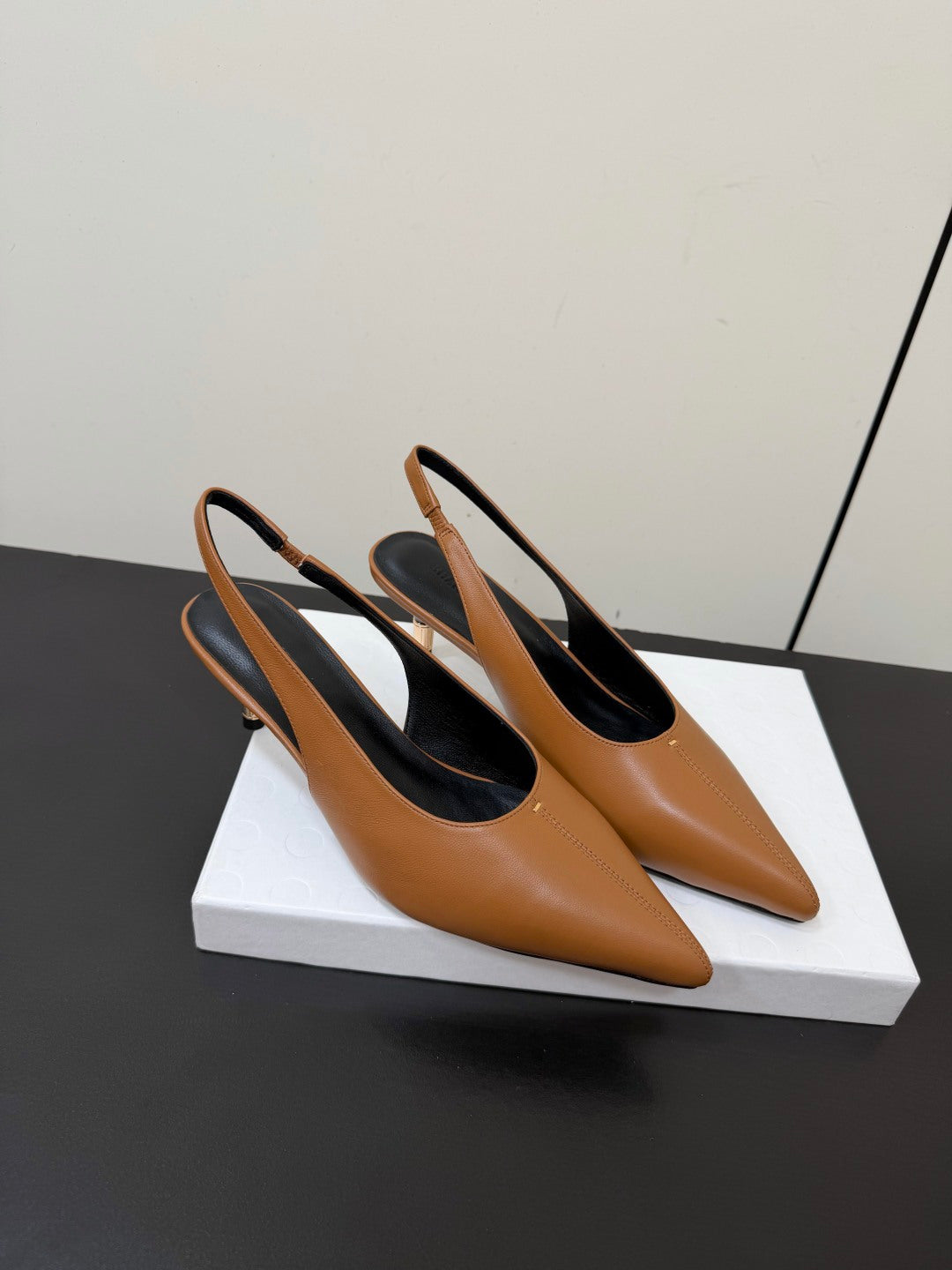 Khaite 26s Mercere Slingbacks 5cm Camel Leather 909458