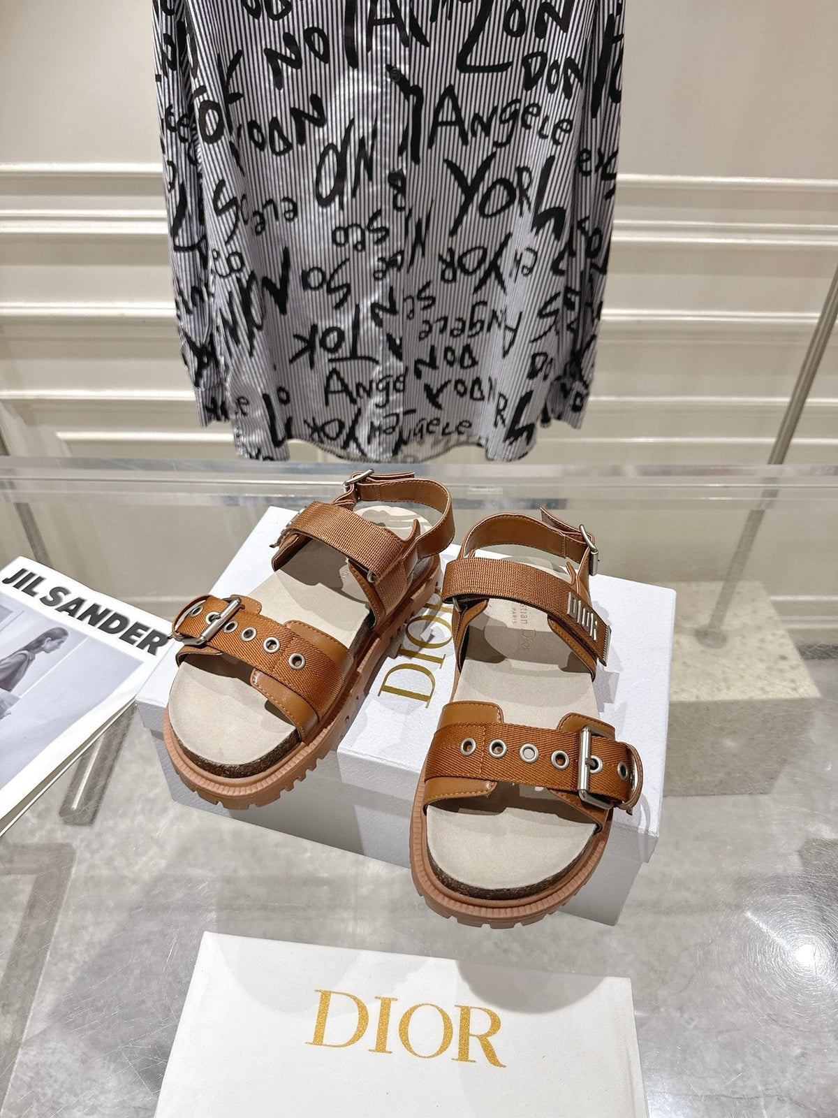 CD 26s Buckle Sandals Brown Canvas 385921