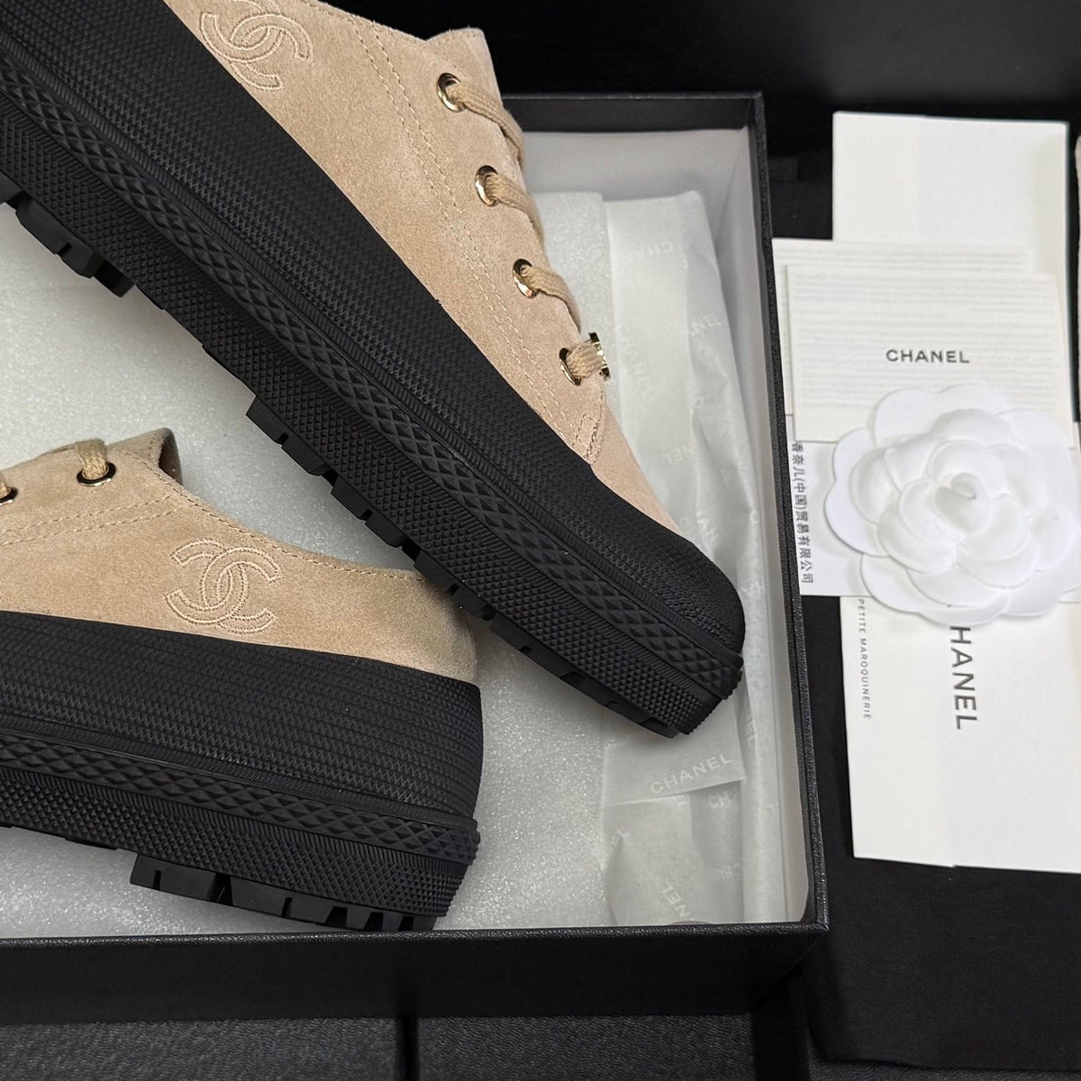 CC 26s Lace-Up Sneakers Beige Suede 164802