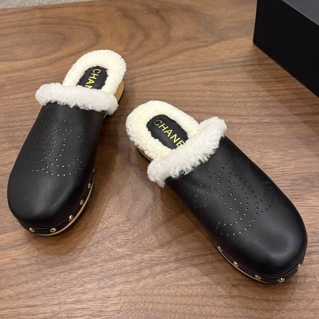 Chanel 2026 CC Logo Mule Suede Leather Wool 173192