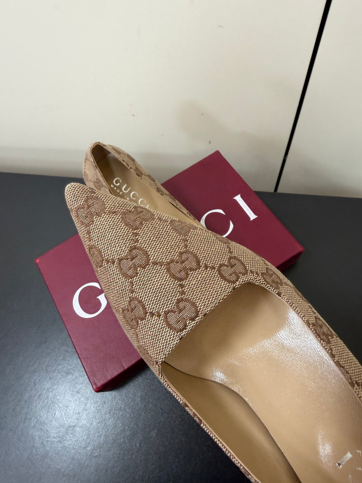 Gucci 26s Pointed Toe Pumps 8.5cm Beige Brown Canvas GG Monogram