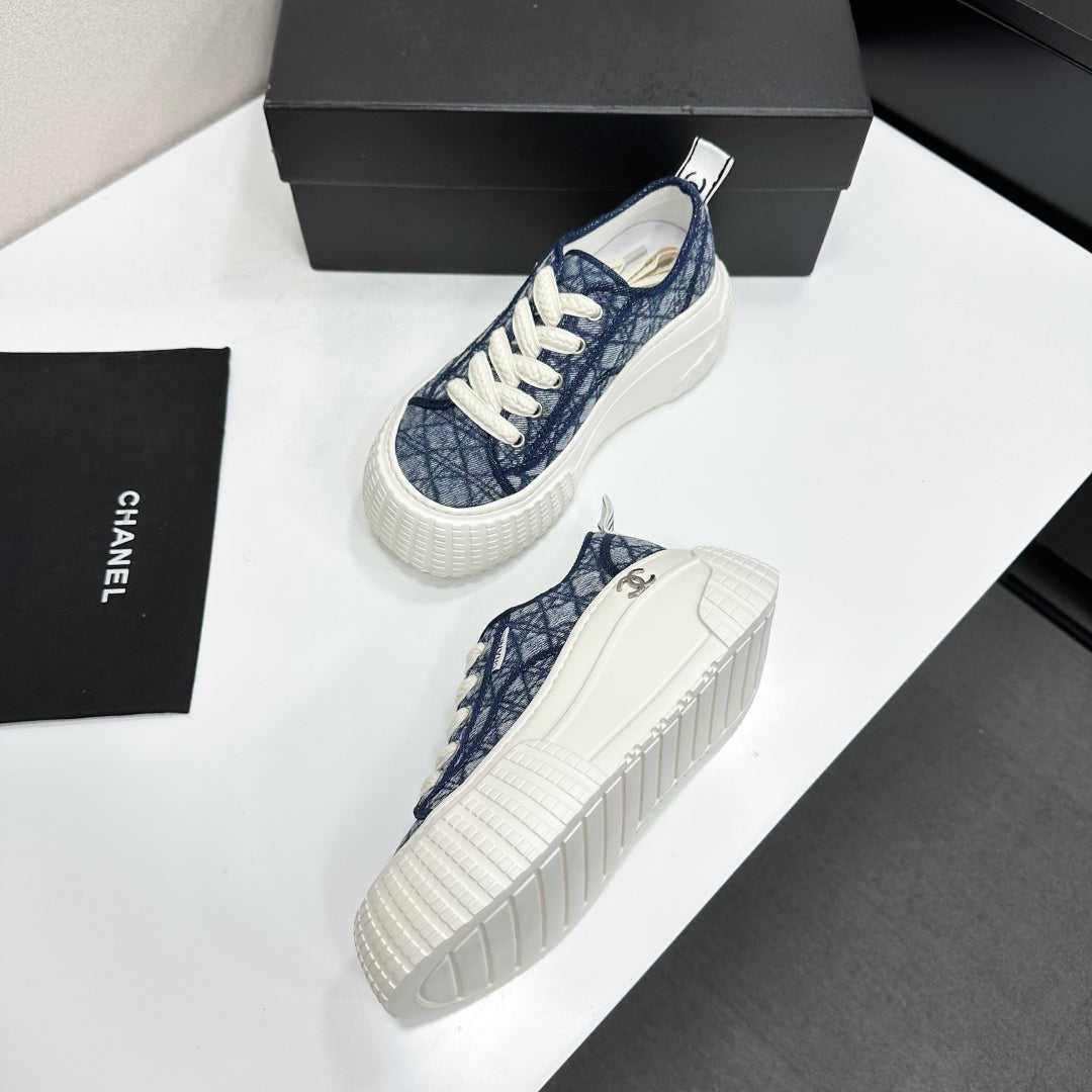 CC 26S Sneakers in Navy Blue Diamond-Patterned Woven Fabric