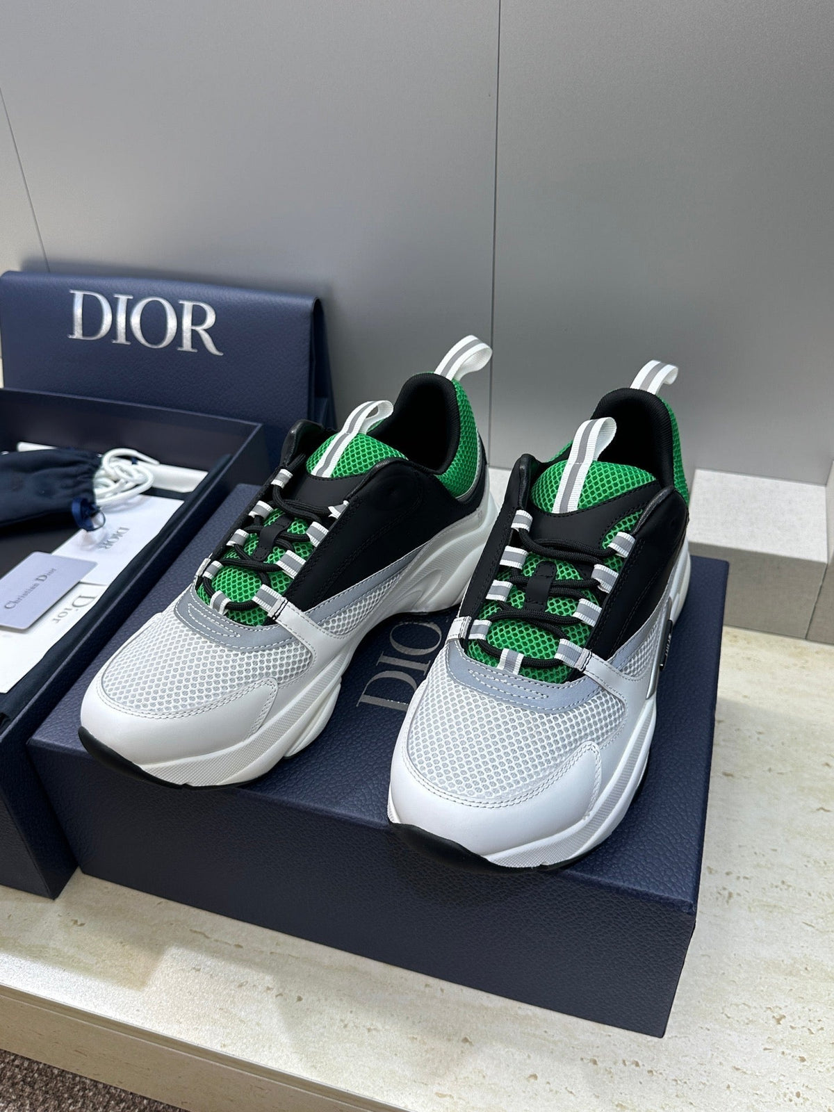 CD 26s Men B22 Sneakers White Black Green Mesh 391852