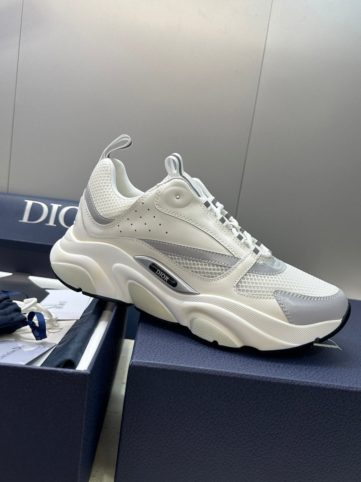 CD 26s Men B22 Sneakers White Grey Mesh 719284