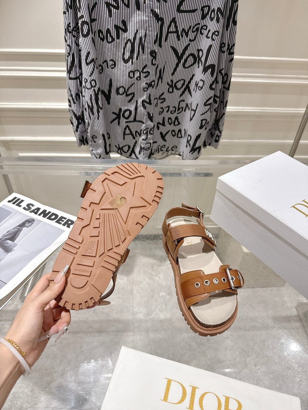 CD 26s Buckle Sandals Brown Canvas 385921